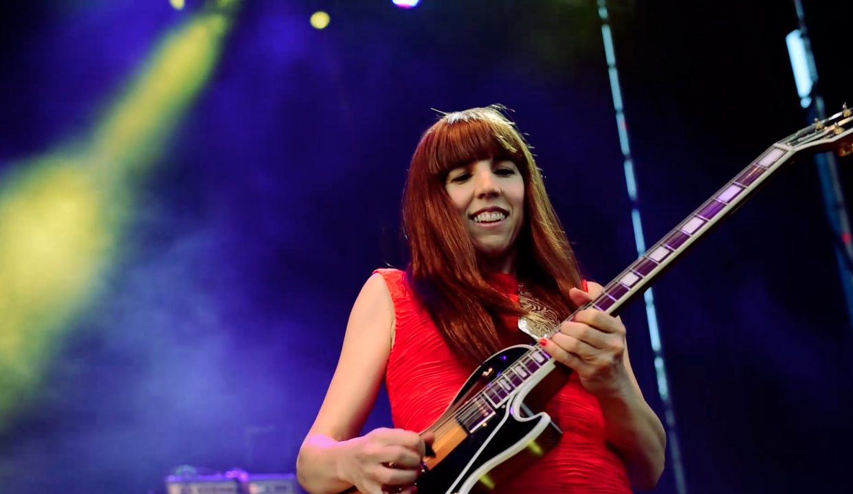 Silvia Penalba con su guitarra